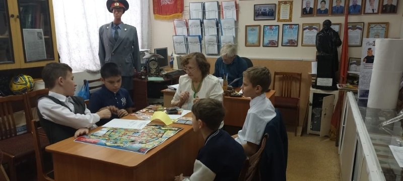 Сотрудники полиции Верхнего Уфалея провели для школьников увлекательную игру «Я и Закон»